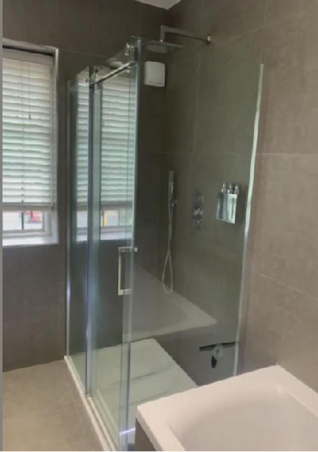 Wandsworth, South London Deluxe King Room 1 ภายนอก รูปภาพ