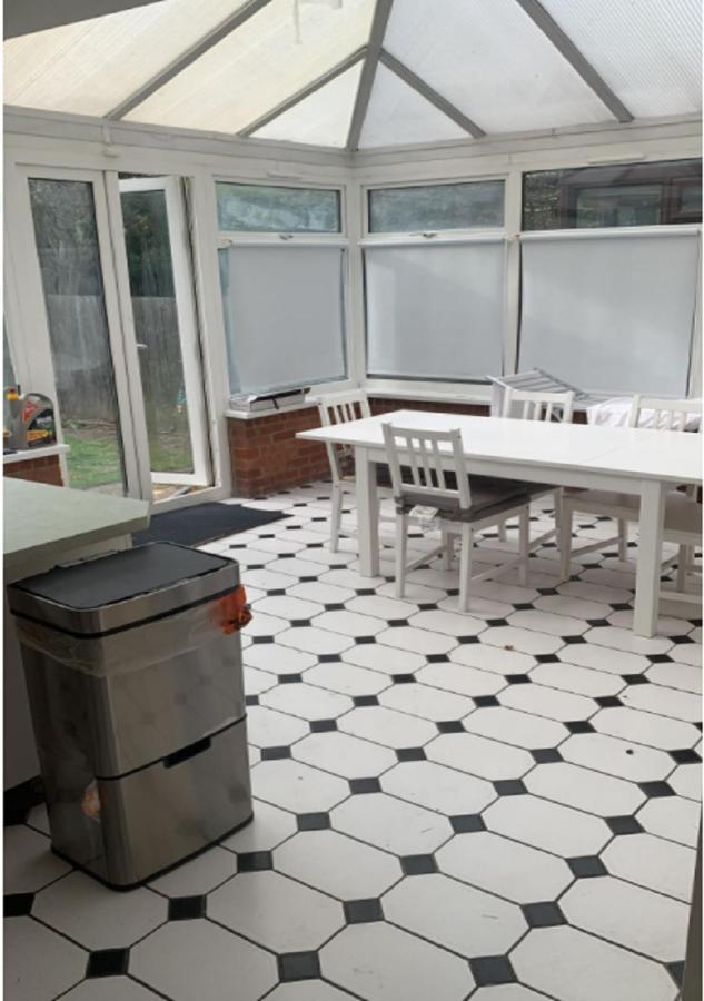 Wandsworth, South London Deluxe King Room 1 ภายนอก รูปภาพ