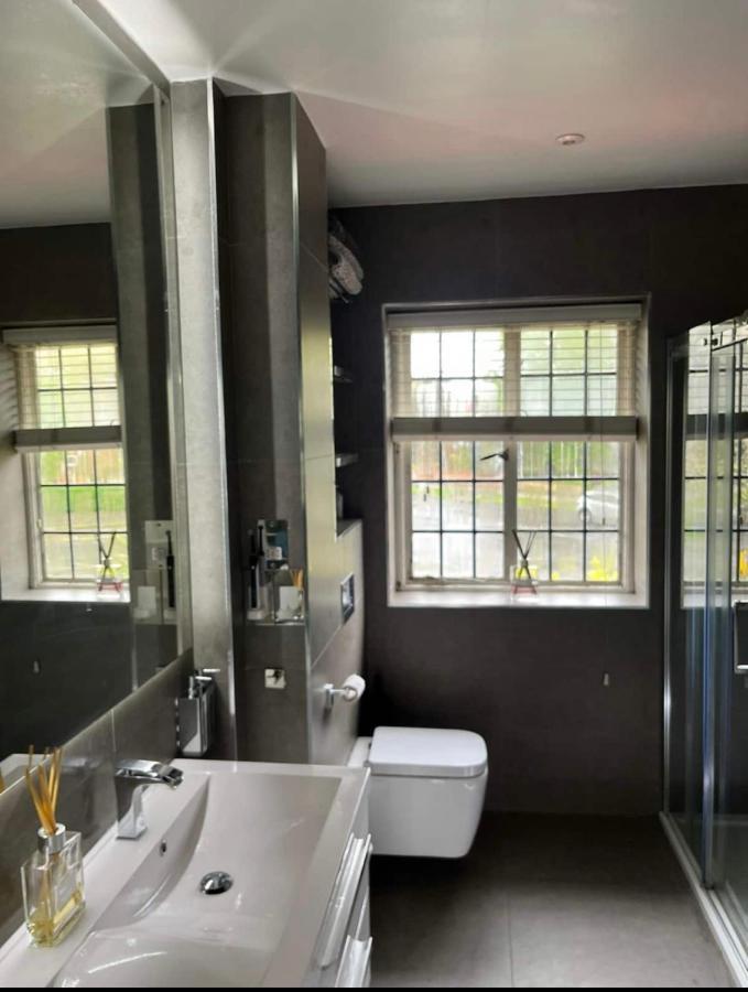 Wandsworth, South London Deluxe King Room 1 ภายนอก รูปภาพ